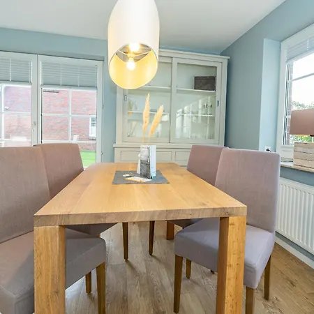 Flut No 6 Apartment